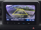 バックモニター付きで、車庫入れやバック時の後方確認をしっかりサポート。モニターに映し出される映像で死角も確認しやすく、狭い場所での駐車や後退時の操作をより安心して行えます。