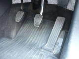 オルガンペダルを採用