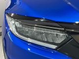 LEDヘッドライトは、点灯の瞬間から最大光量を発揮し、突然暗くなるトンネルなどでの安定感を高めます。