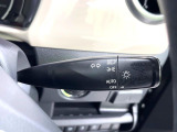 【オートライト】周りの明るさに応じて自動でヘッドライトの点灯・消灯ができる機能です!ライトの付け忘れ・消し忘れなどが無くなり、雨の日や夕方の走行も安心!トンネル通過時も便利ですね♪