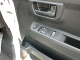 電動格納ミラーでよりコンパクトに!狭い駐車場でも安心です。