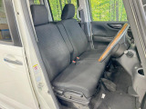 運転席シート廻りは使用感も少なく、良好な状態となっています。丁寧に使われていたことがよくわかりますね。