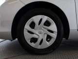 タイヤサイズは185/65R15です