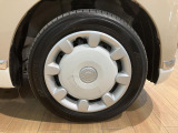 車全体のデザインをひきしまてくれて尚且つお洒落なフルホイールキャップ装備です!!お洒落は足元から(^▽^)/