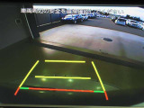 バックモニター付きです。モニターにはガイド線も表示されます。