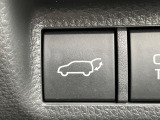 【パワーバックドア】スマートキーや運転席のボタンを押すだけでリアゲートが自動で開閉します!荷物を持っている時や、高い位置にあるバックドアを閉める際に便利な機能です♪