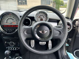 人気のMINI ONE入庫しました おしゃれなデザインとコンパクトで運転しやすく、街乗りからロングドライブまで快適です 認証工場でしっかり整備してから納車いたします お気軽にお問い合わせください