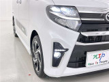 フォグランプ装着車です。暗い夜道の車両前方を明るく照らします
