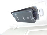 『マツダ純正・スマートインETC』 運転席のサンバイザーの裏にスッキリ収納!防犯効果も期待できます。