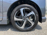 自動車保険も取り扱っておりますの無料で見積りをいたします♪ お客様のお話を伺い、お客様に合った的確なプランをご提案させて頂きます。