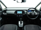 ◆視界広々で非常に運転しやすくロングドライブでも疲れを感じさせないすっきりとまとまったインパネ周りです。