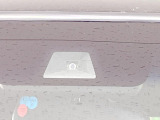 【ホンダセンシング】走行中に前方の車両等を認識し、衝突しそうな時は警報とブレーキで衝突回避と被害軽減をアシスト。より安全にドライブをお楽しみいただけます。