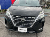 LEDヘッドライト装備。暗い道や、天候の悪い日でも視界良く運転できます。