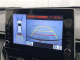 バックモニター付なので後退時に後方が見えるので安心。 車は構造上、死角がたくさんなので万が一を考えると必須ですね。 あくまで補助の為の装備、バックは目視で確認する事が重要ですよ。