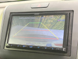 【バックカメラ】駐車時に後方がリアルタイム映像で確認できます。大型商業施設や立体駐車場での駐車時や、夜間のバック時に大活躍!運転スキルに関わらず、今や必須となった装備のひとつです!