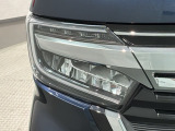LEDヘッドライトは、点灯の瞬間から最大光量を発揮し、突然暗くなるトンネルなどでの安定感を高めます。