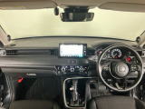【前方視界】開放的な前方視界!運転がしやすく疲れにくいです♪窓が大きく、見通しがとっても良いおクルマですよ♪