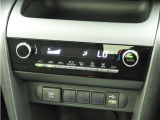 オートエアコンを装備しておりますので、四季を通じて車内を快適な温度に保つことが出来ます!高級感が有りますね!