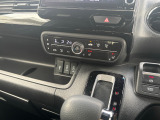 運転席助手席シートヒーター、プラズマクラスター技術搭載フルオートエアコン、USBジャック