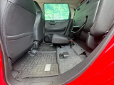リアシート座席チップアップにて、背の高い荷物の積載が可能です。