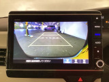 バックモニター付きで、車庫入れやバック時の後方確認をサポート。