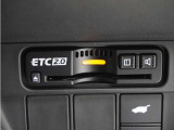◆ETC2.0装着◆進化したドライブ体験。料金収受システムだけだったETCが生まれ変わって、高速道路を賢く使うETC2.0に進化しました。多彩な情報サービスが便利で快適なドライブ体験を提供します。