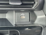USBポートついてます。