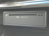 トヨタ純正CD・DVDデッキが装備されています。