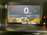 視認性の高いメーター回り。いろいろな情報も表示されます。