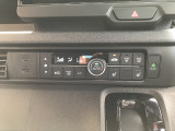 オートエアコン装着車で車内はいつも快適です!