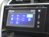 ナビゲーションは純正メモリーナビを装着しております。AM、FM、CD、DVD再生、Bluetooth、フルセグTVがご使用いただけます。初めて訪れた場所でも安心ですね!