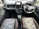 前席内装の全体像です。是非実車をご覧にお越し頂き実際にお座りください。