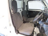 シンプルながら座り心地のいいシートです。