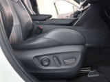 パワーシート搭載。微妙な調整が手軽にでき、ピッタリなポジションで運転することが可能です。