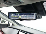 デジタルインナーミラー装備!車両後方のカメラの映像をデジタル補正で視認性を向上させてインナーミラー内に表示します♪視界を遮るものがなく、後席に同乗者がいても後方を確認しやすく安心です♪