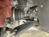 お車を安心してお乗りいただく為には、足回りの定期点検が欠かせません。サービスサポート(有償保証)では無料点検もご提供しており、安心のカーライフをお過ごしいただけるサポート体制が整っています。
