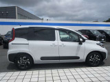 両側パワースライドドア付きだから、狭い駐車スペースなどでの 乗り降りラクラク!