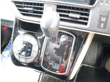 【車屋】として、長く車業界に従事した経験豊富なスタッフが在籍しております。