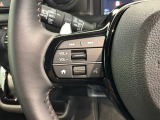 ステアリングにオーディオ操作スイッチが付いています。オーディオ画面に直接タッチしなくても操作が出来ますので、運転に集中できます。