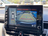 パノラミックビューモニターで、後方と全体を確認しながら安心して駐車することができます。