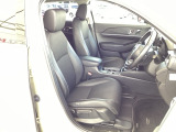 シートはフィット性も良く、楽な運転姿勢を保てます。