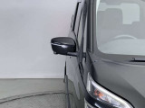 【ウインカー付ドアミラー】視認性が上がり、車・バイク事故防止にもつながります。