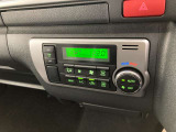 オートエアコンは温度を設定するだけで、自動で風量などを設定してくれます。運転しながら操作も必要ないので、安全性も向上します。