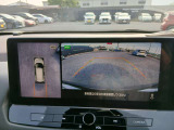 車の全周囲を確認できるアラウンドビューモニター搭載 車庫入れがスムーズです!
