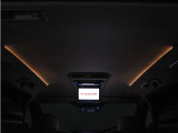 夜間に室内を照らしてくれるルームライトです