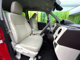 運転席シート廻りは使用感も少なく、良好な状態となっています。丁寧に使われていたことがよくわかりますね。