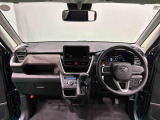 Aピラーの傾斜やヒップポイントの位置を最適化。ひらけた前方視界とノンストレスな運転姿勢で快適なドライブが楽しめます。