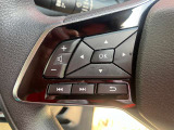 ステアリングスイッチ付きのハンドル!運転に支障をきたすことなくナビ操作が可能です!!