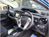 お車選びをお楽しみ頂けるよう、在庫車の展示スペースを十分に確保しております。