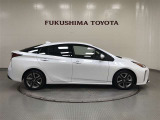 【まるごとクリーニング】シートを取り外し、車内を徹底洗浄。隅々まで丁寧に仕上げています。